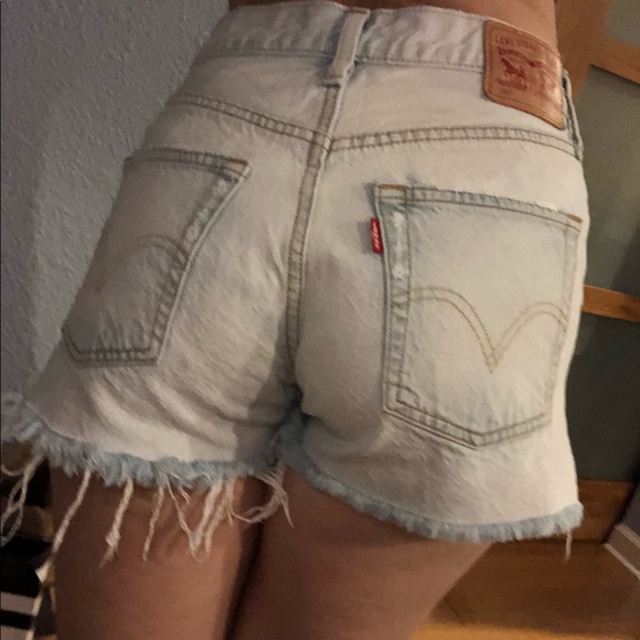 VINTAGE Levis light wash 501 shorts - Picture 4 of 6